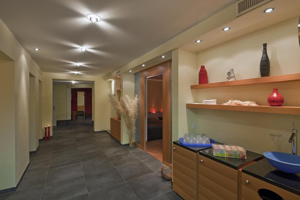 Hotel Metropol サース フェー エクステリア 写真