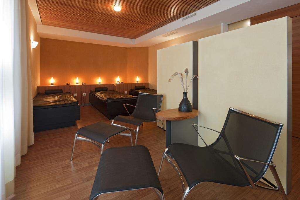 Hotel Metropol サース フェー 設備 写真