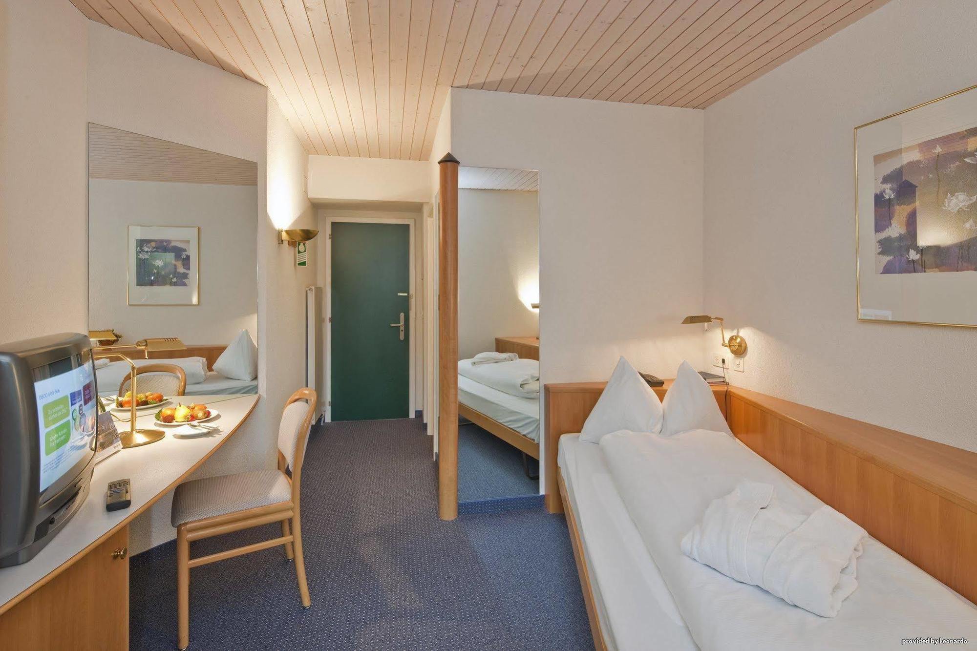 Hotel Metropol サース フェー エクステリア 写真