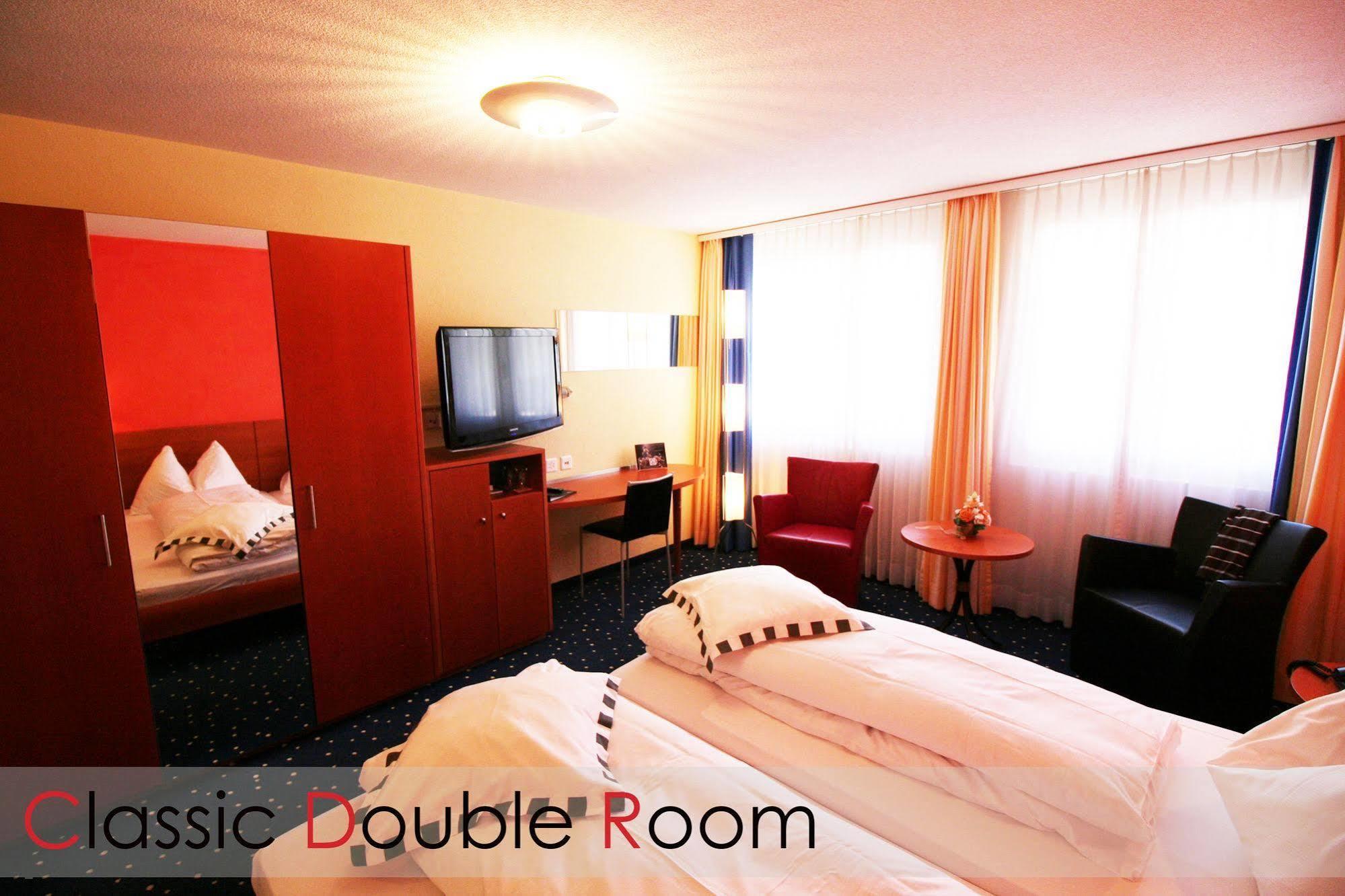 Hotel Metropol サース フェー エクステリア 写真